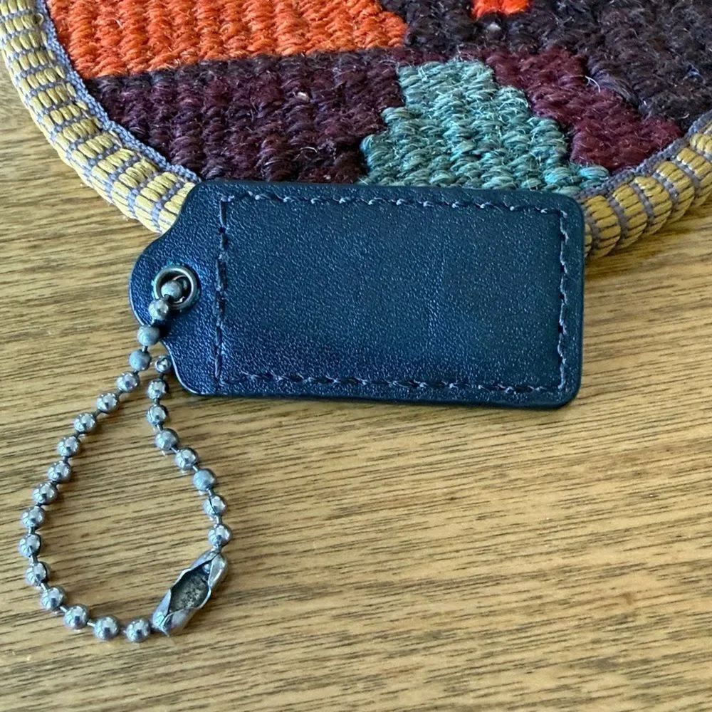 Coach tag - Picture 2 of 2